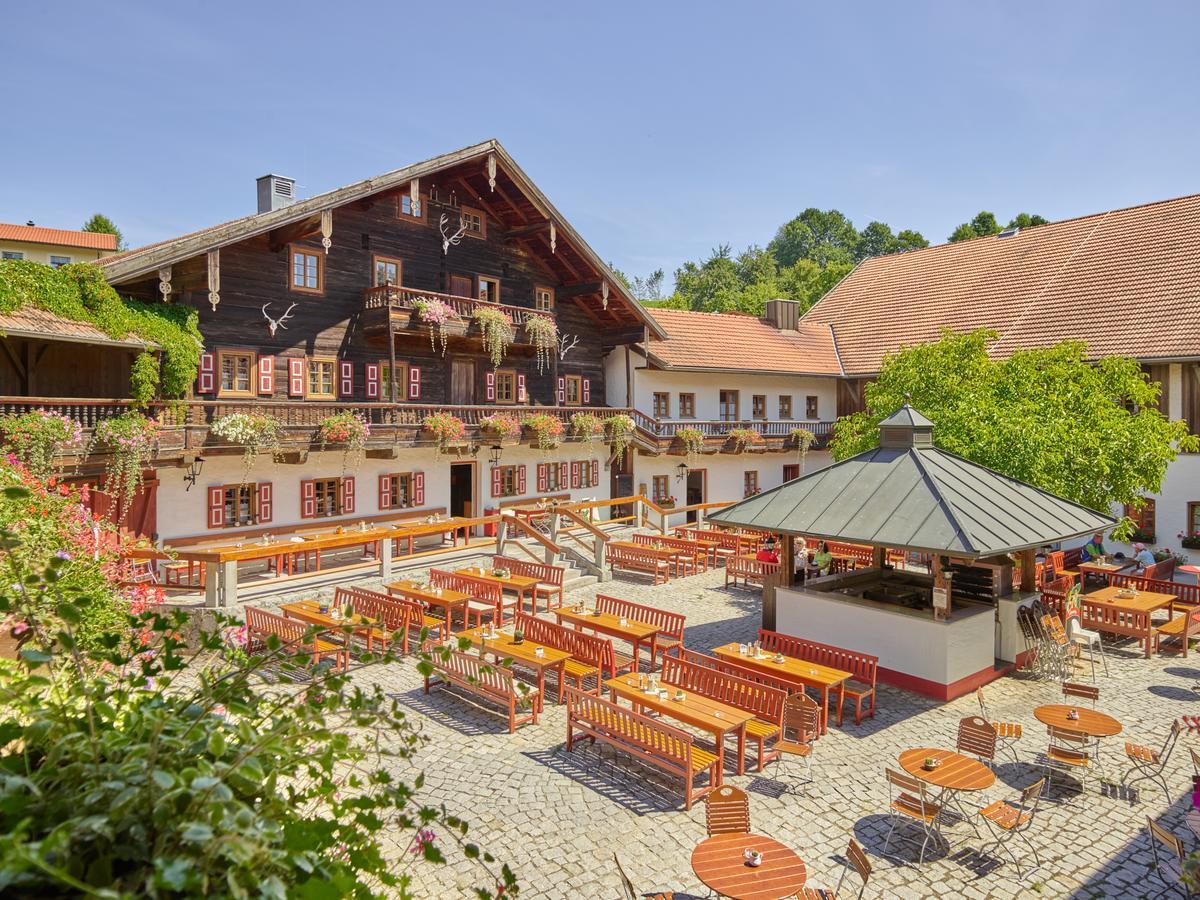Gutshof Uttlau Hotel Haarbach Exterior photo